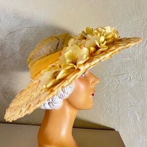 LAVISH DESIGNER 1950s' YELLOW STRAW WIDE BRIM HAT +  FABRIC FLOWERS